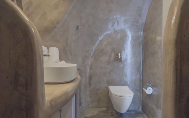 Aqua Serenity Luxury Suites - Adults Only