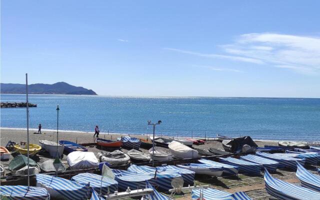 Nice apartment in Lavagna with 2 Bedrooms and WiFi
