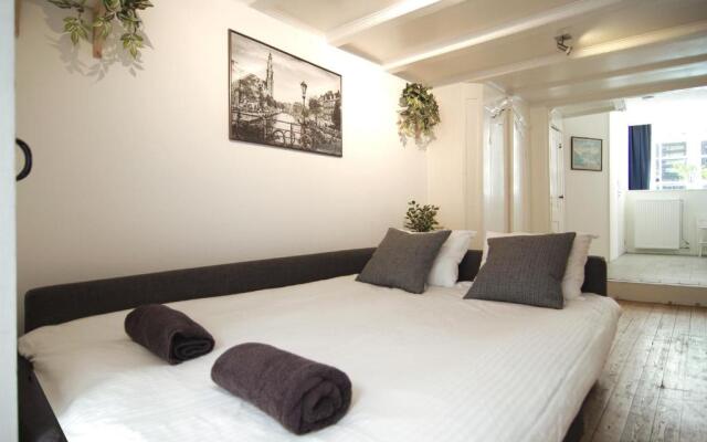 Cosy apartment right in the city center with AIRCO!