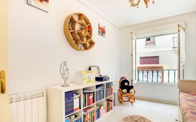 Charming Apartment in Gijón near Seabeach
