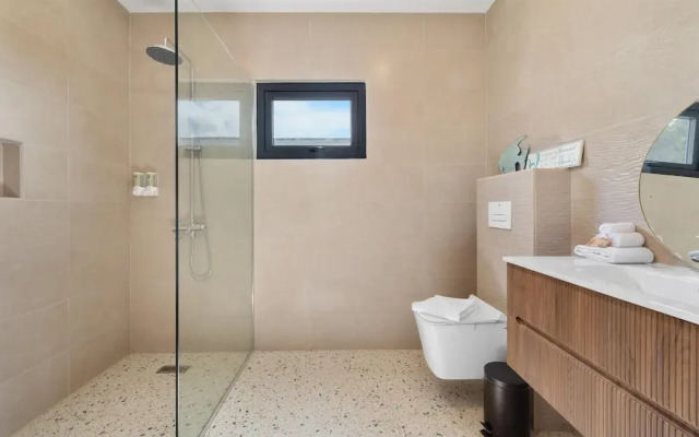 Brand NEW 2br2ba Sunset Ocean Views Balcony
