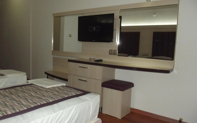 Bronze Hotel