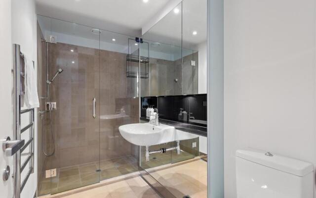 Gorgeous 2BR in Wynyard Quarter by Zodiak Stays