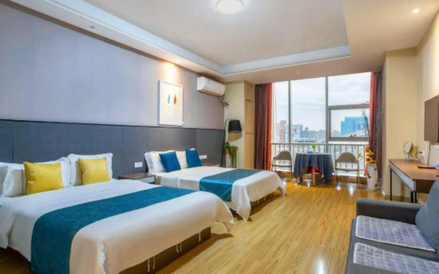 Cloud Building Selection Hotel