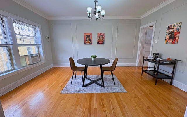 Charming 1BR in Evanston - Hinman B3