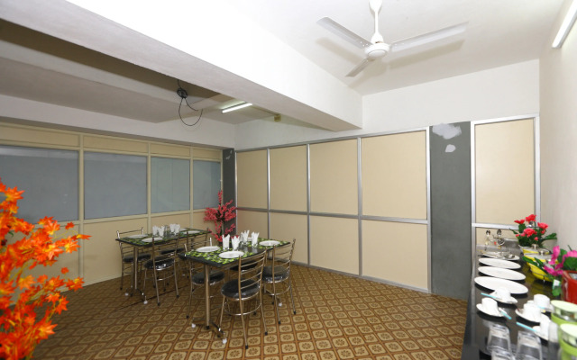 Olive Castles Inn by OYO Rooms
