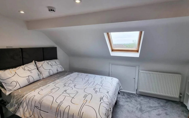 St Albans Stylish Suite With Kitchenette