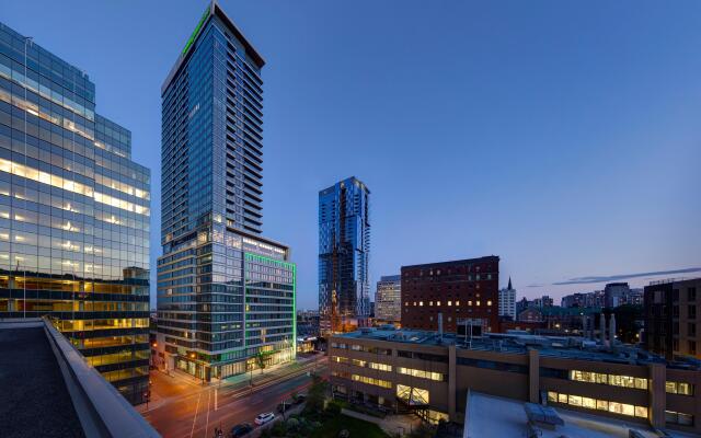 Holiday Inn Hotel & Suites Montreal Centre-ville Ouest by IHG