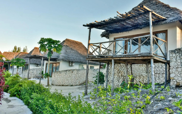 Zanbluu Beach Hotel