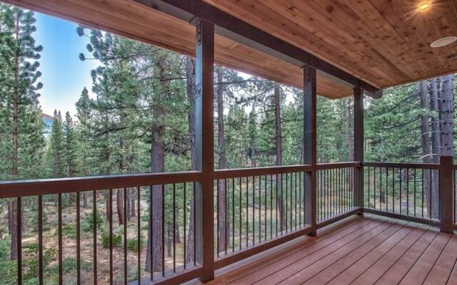 Redwood Lodge 7 Bedrooms 5.5 Bathrooms Home
