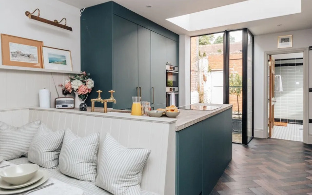 The Emerald - Central Henley 2 Bedroom House