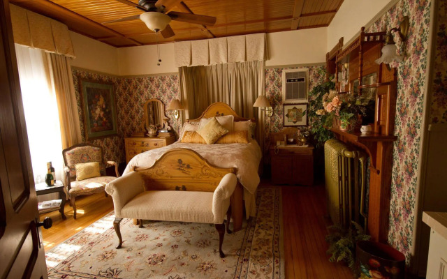 Victoria's Historic Inn