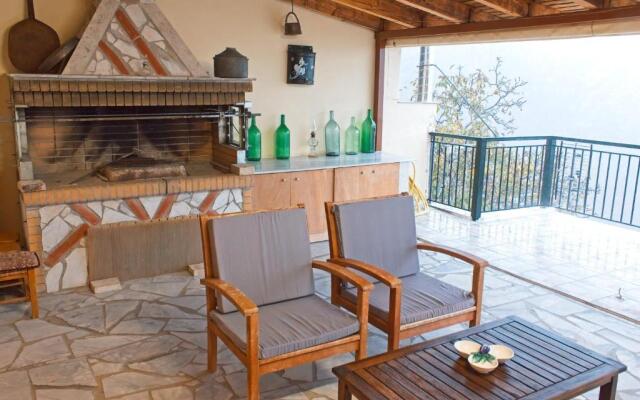 Forest Cosy House - Lagkadia Amazing View