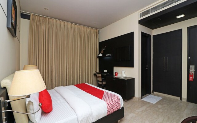 OYO 13236 Hotel W Castle