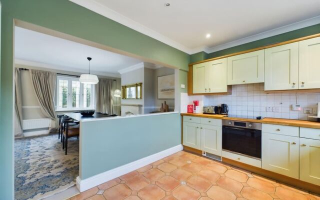 The Fosse Way Cottage - Breathtaking 5bdr Cottage With Parking Garden