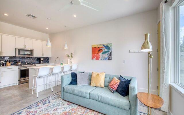 2 Homes in 1! Centrally Located Near Soco