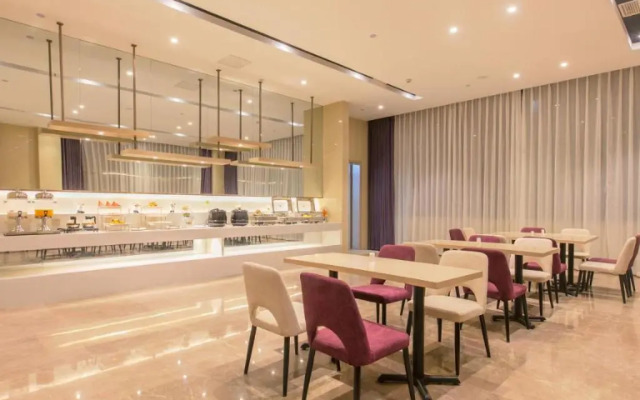 Lavande Hotel Wuxue Kanjiang Avenue