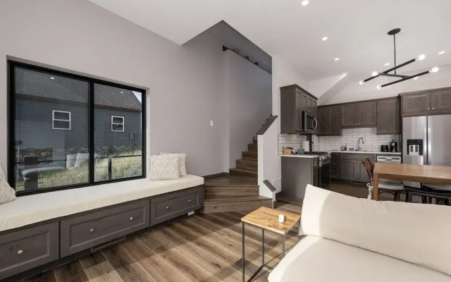 Scenic Perch 2 Bedroom Home