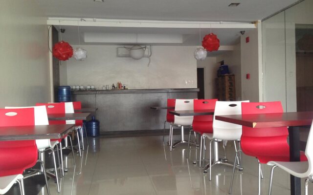 Cherry Midtown Hotel
