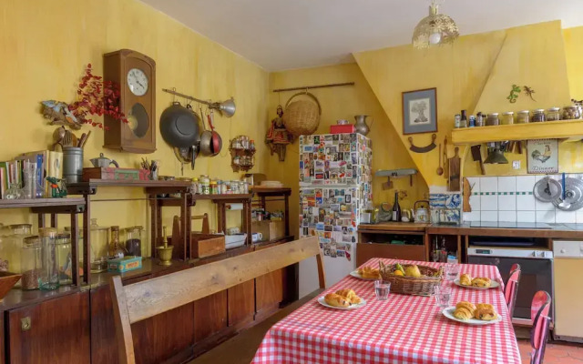 Paris Marais Keller residence