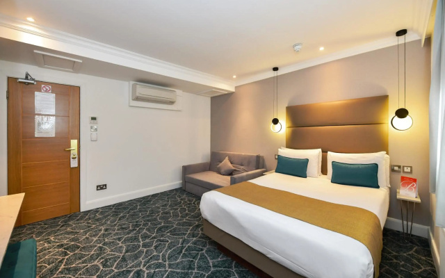 Queens Park Hotel