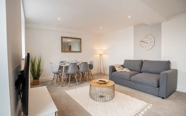 2BR Harbour View Near Babbacoombe&Beach