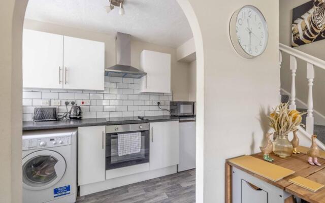 Windsor Burnham Ascot Haven Sleeps 4