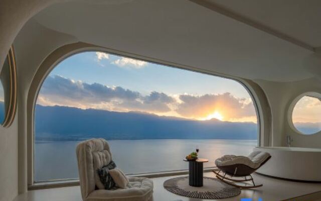 Dali First Glimpse Cloud Top Cliff Beauty Hostel