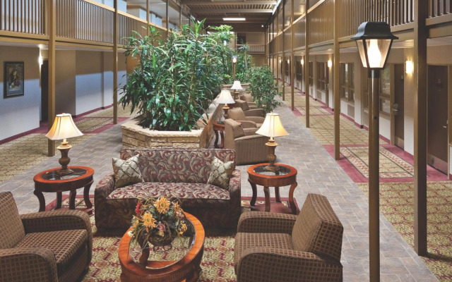 Crossroads Hotel & Watertown Event Center