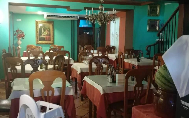 Hostal Restaurante Reina