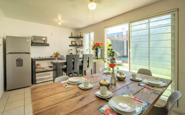 Alberca & Jacuzzi. Casa familiar Teques