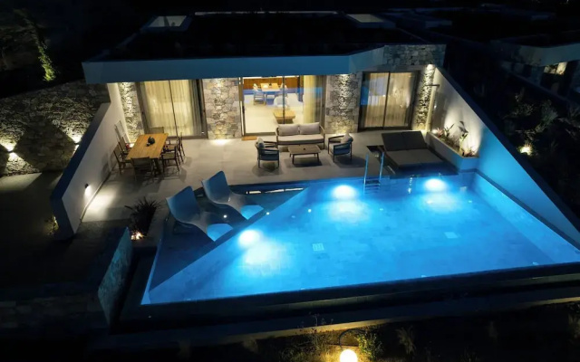 Akres Luxury Sea View Villas