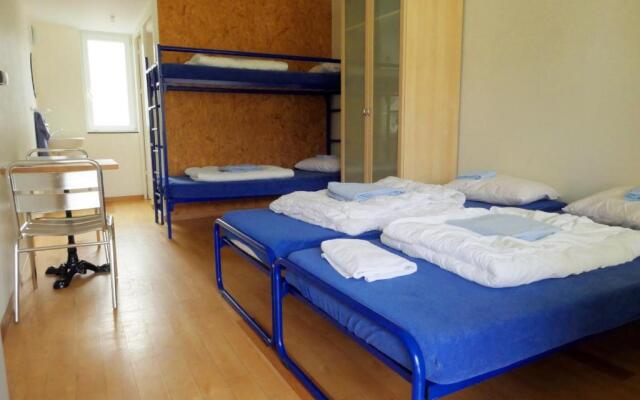 Swiss Hostel Lago Lodge