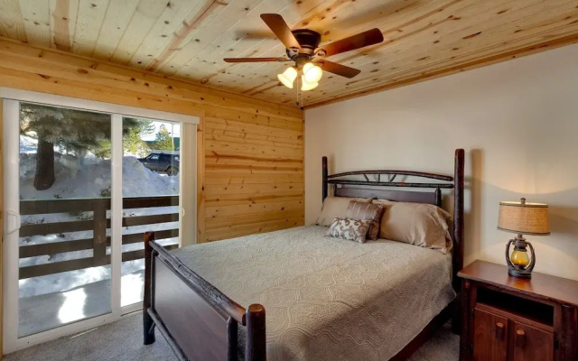 Tall Pine Chalet 3 Bedroom Home