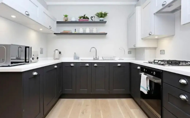 JOIVY Renovated Hidden Gem on the Historic Royal Mile