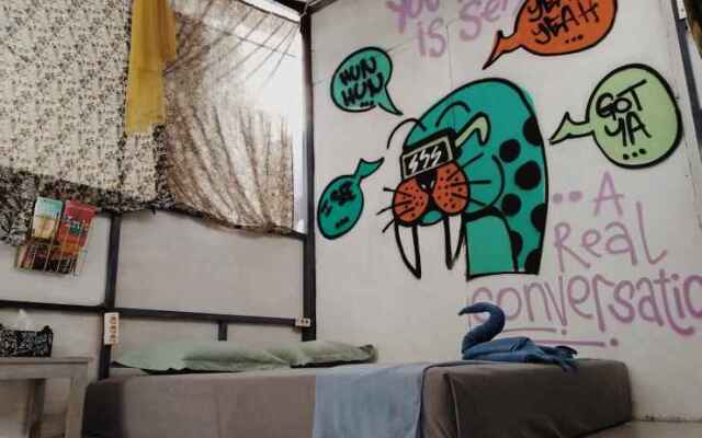 YezYezYez All Good Hostel