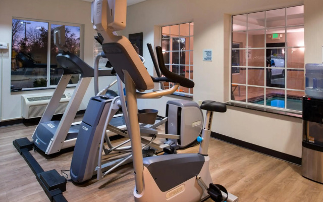 Holiday Inn Express Hotel & Suites Pittsburg by IHG