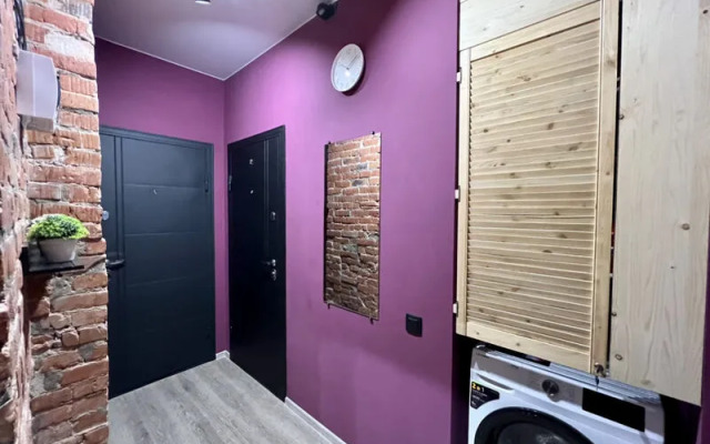 Диван и Чемодан на ул. Вокзальная магистраль, 2