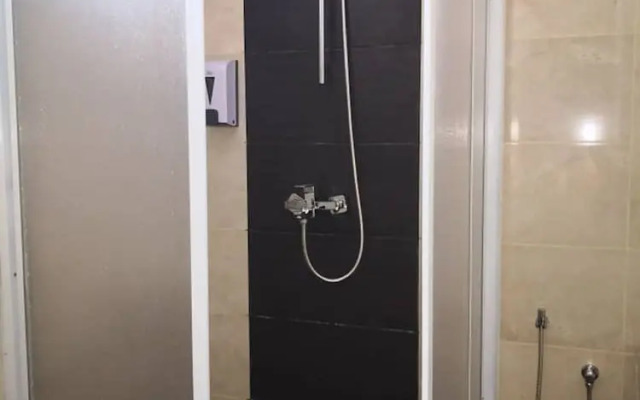 Walk In Hotel
