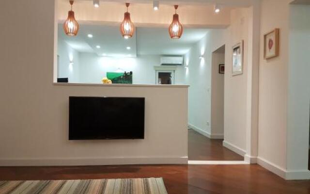 Bright Central Apartman