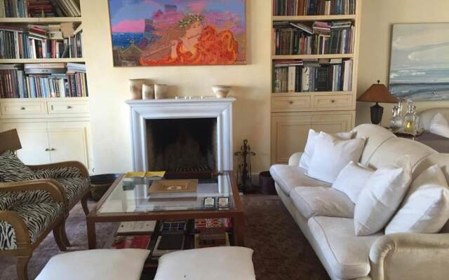 Wondeful Apartment at Lycabettus With Private Pool and Great Views of Athens