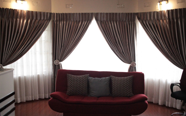 Triple Palms Bed and Breakfast