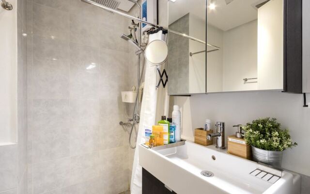 Luxury Scandinavian Studio @ The Pearl Place