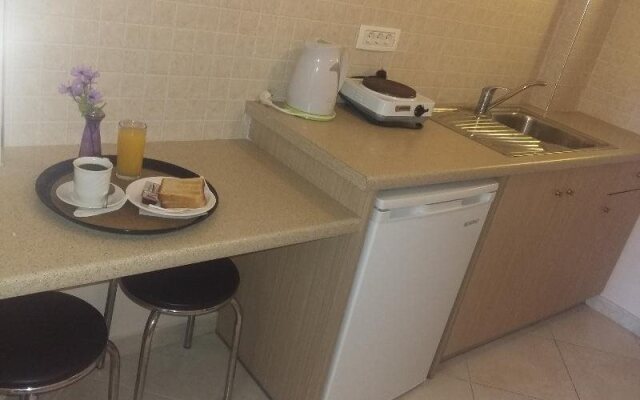 Yakinthos Hotel