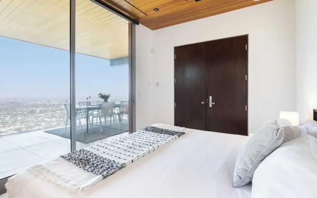Hollywood Overlook by Avantstay Private Pool + Hot Tub Panoramic Views