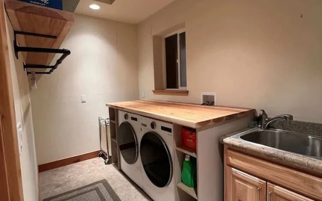 The Elevator House Sleeps 10!