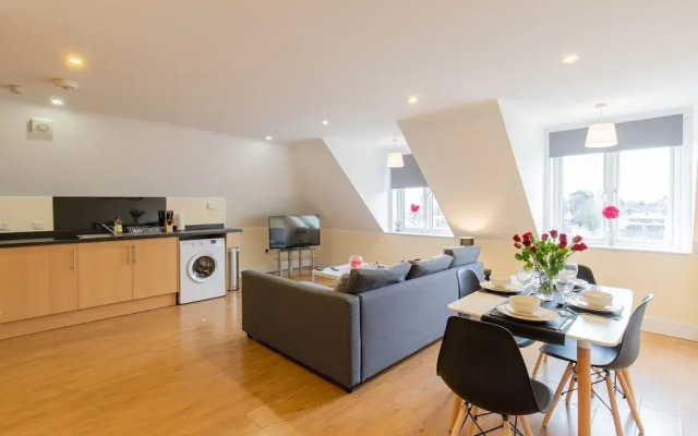2-bedroom Penthouse, Clockhouse, Hoddesdon