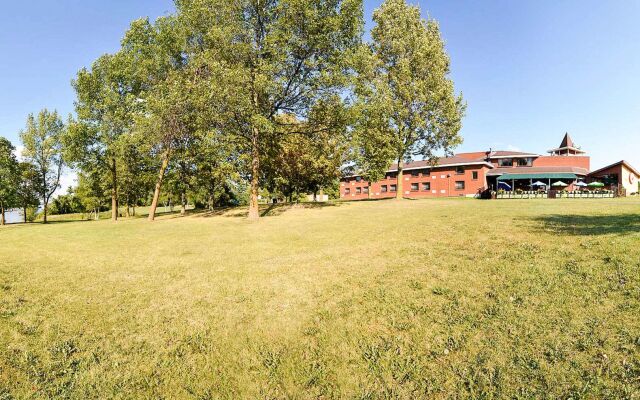 Ramada by Wyndham Arnprior