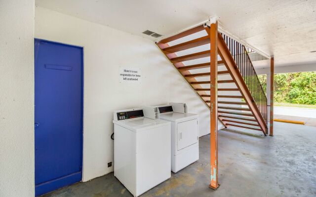 Scottish Inn & Suites