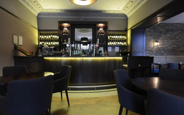Number 10 Hotel